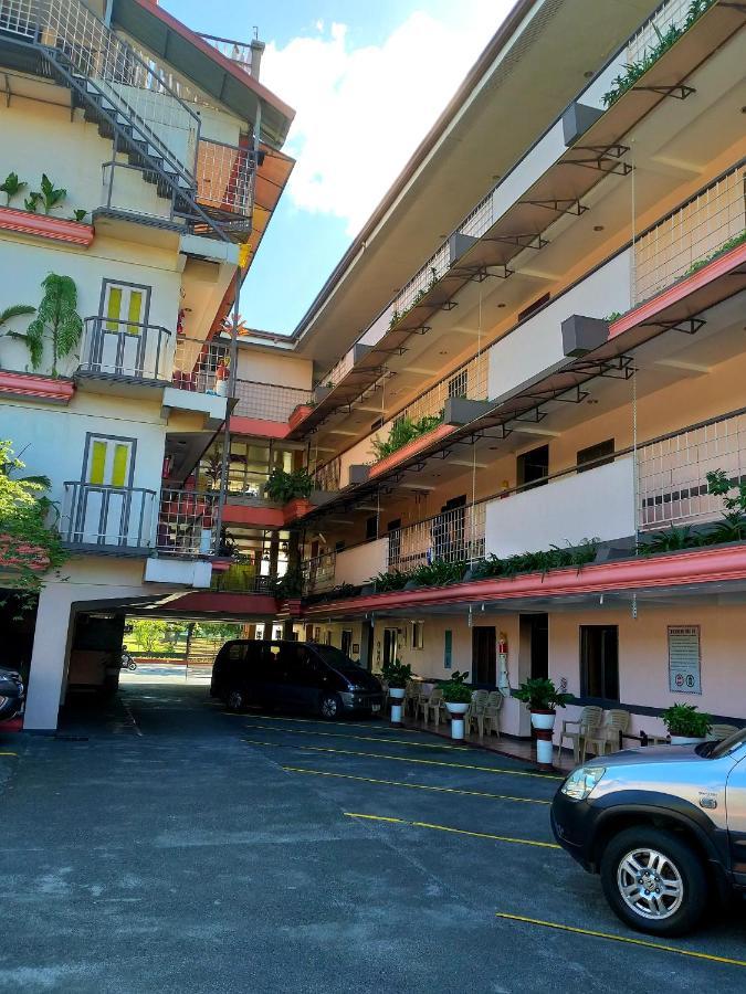 Sola Eleganza Apartelle Кесон-Сити Экстерьер фото