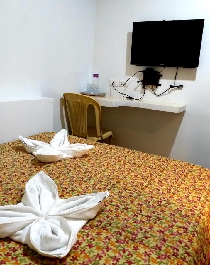 Sola Eleganza Apartelle Кесон-Сити Экстерьер фото