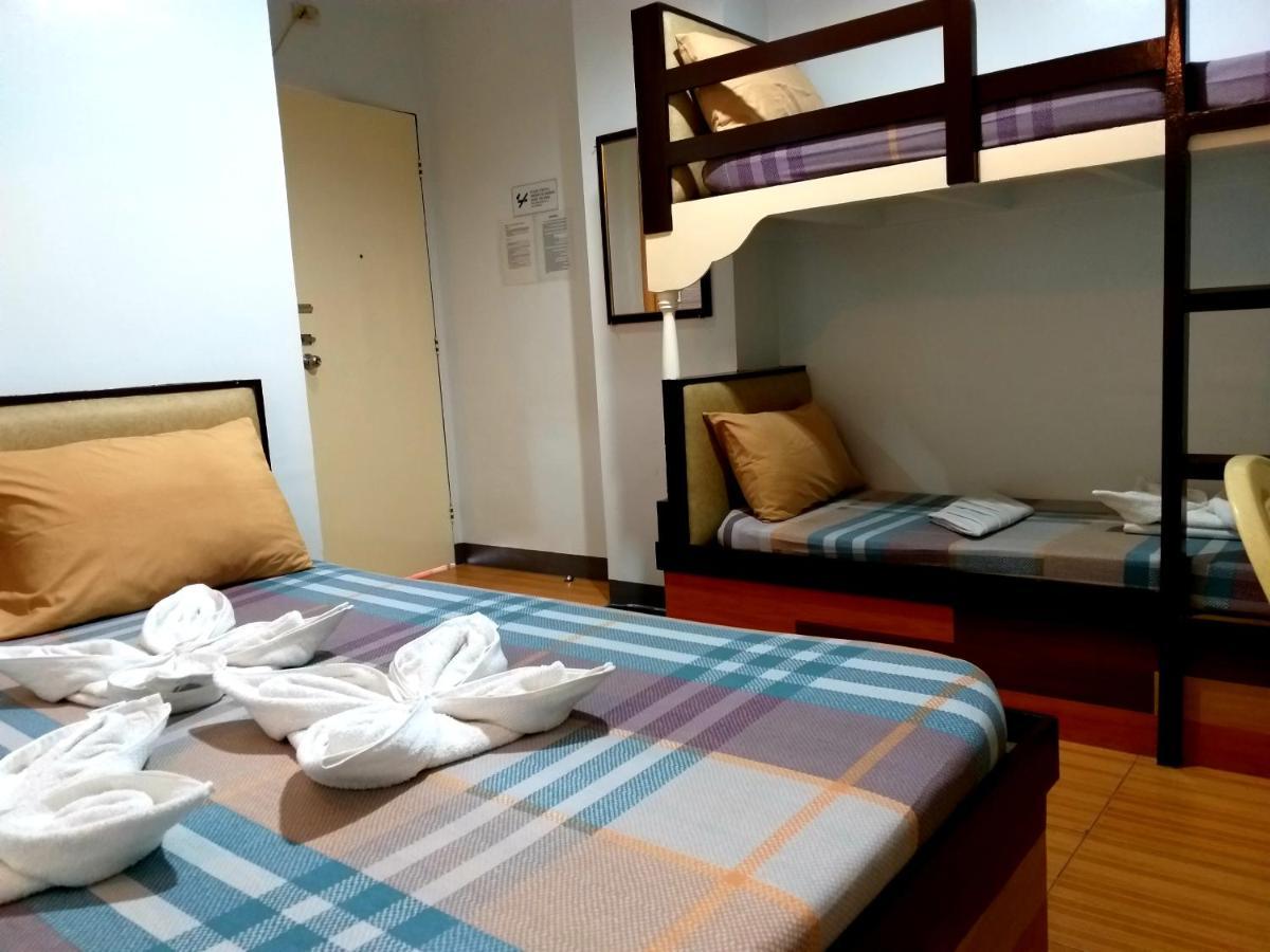 Sola Eleganza Apartelle Кесон-Сити Экстерьер фото