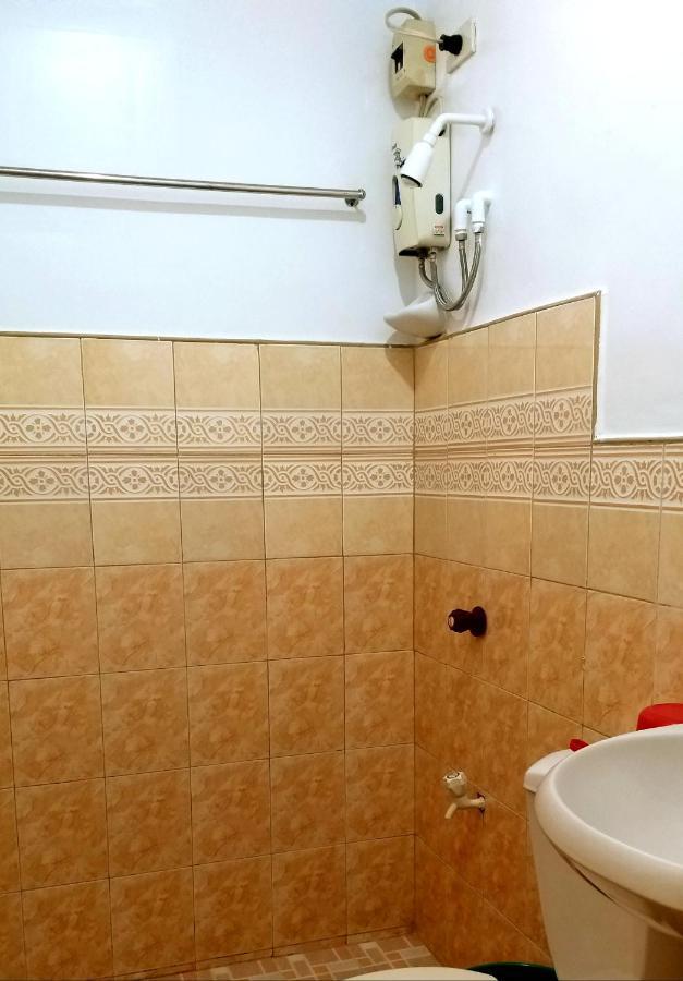 Sola Eleganza Apartelle Кесон-Сити Экстерьер фото