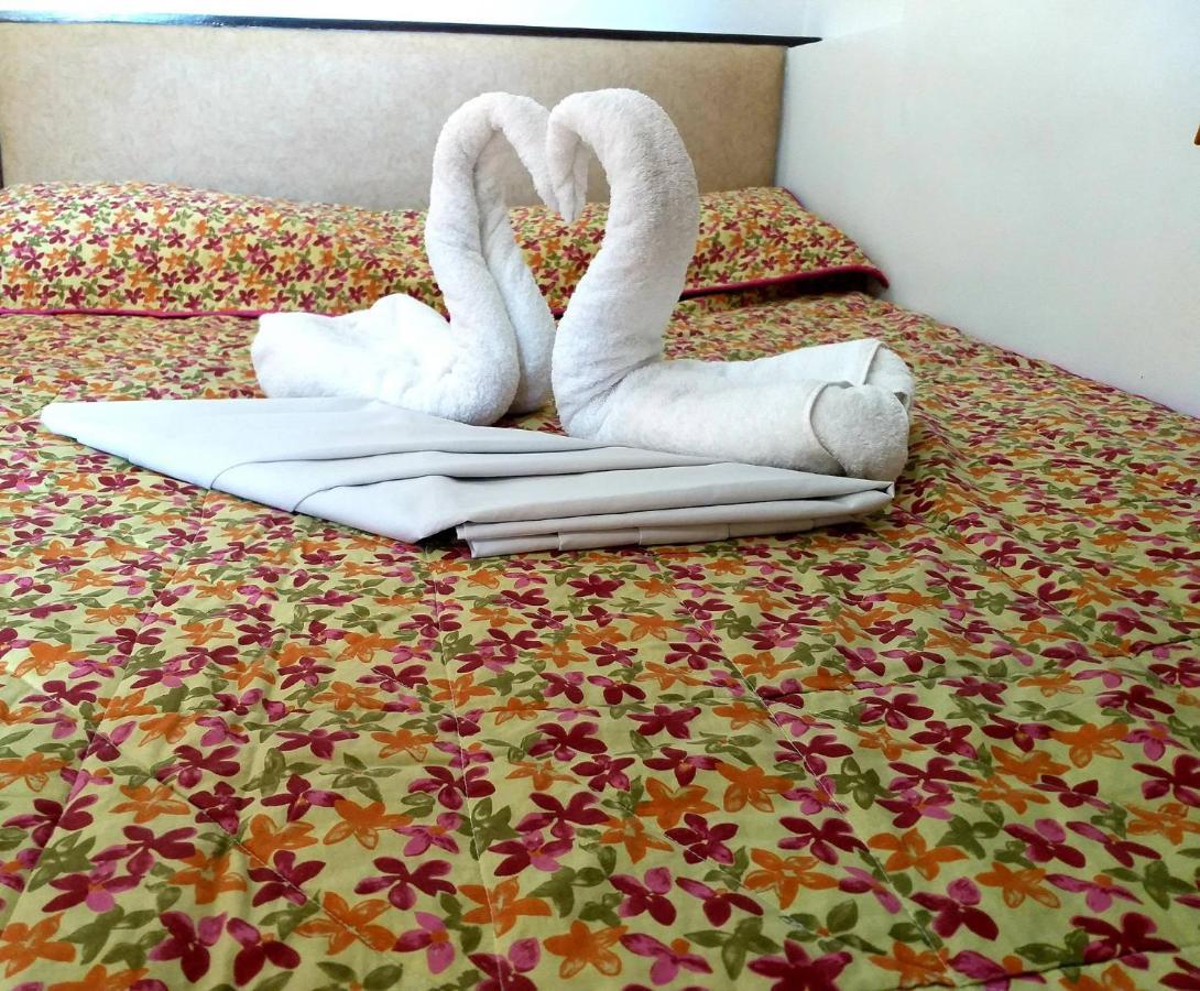 Sola Eleganza Apartelle Кесон-Сити Экстерьер фото